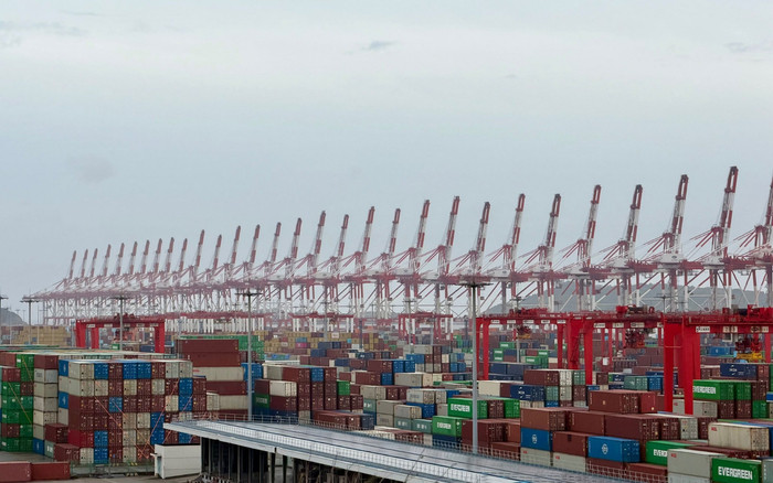 BÃO LIÊN TIẾP, CẢNG TRUNG QUỐC CHỊU ÁP LỰC: LOGISTICS ĐANG ĐỐI MẶT ĐIỀU GÌ?